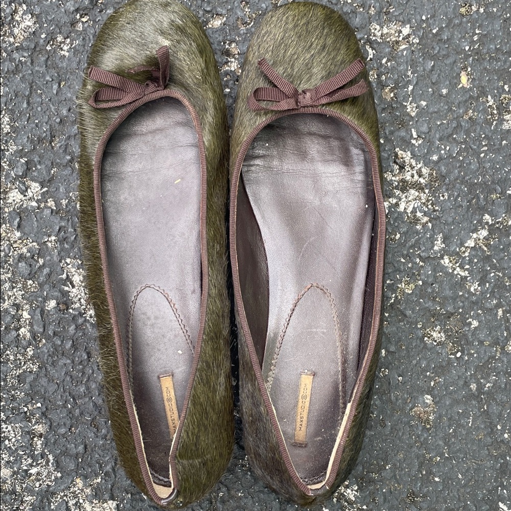 Max Studio Olive Green Ballet Flats